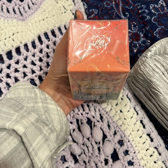 Perfume - Picture 2 of 2